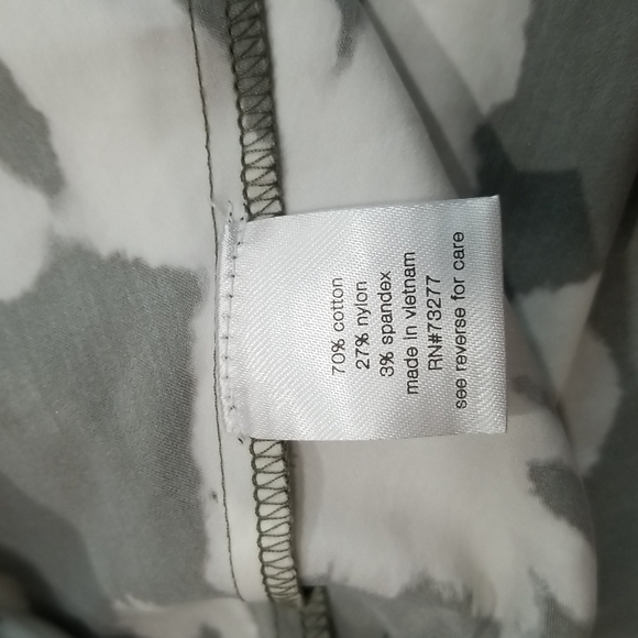 Elizabeth and James Boho Pattern Off Shoulder Top. S - Picture 13 of 13